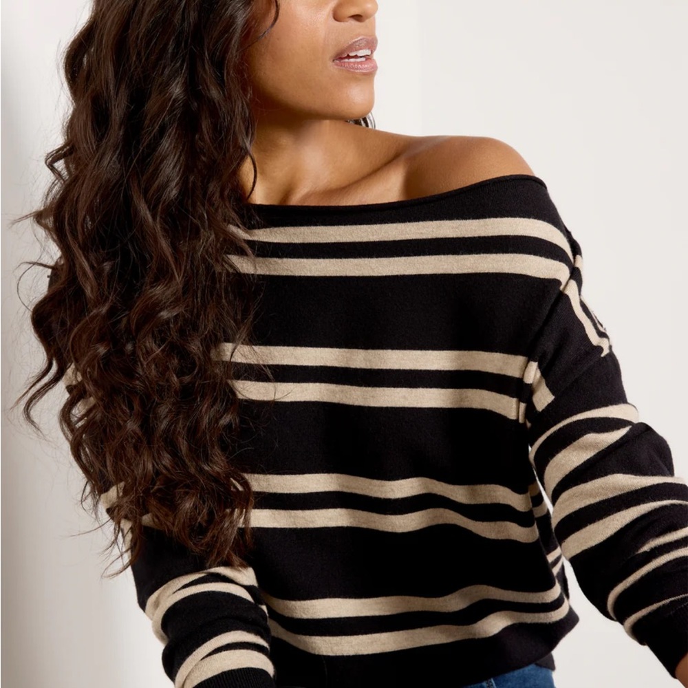 Evereve Lessie Off Shoulder - Black/Oat / S - Hardly Worn